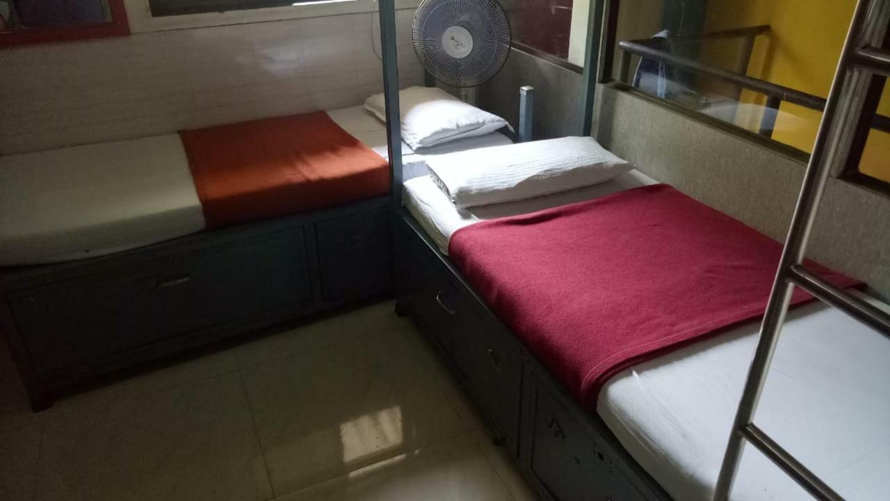 Shalimar Guest House - Mumbai — Photos 1